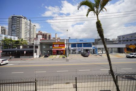 Sala - vista de apartamento para alugar com 2 quartos, 54m² em Kobrasol, São José