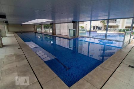 Apartamento à venda com 132m², 3 quartos e 4 vagas Apartamento à venda com 132m², 3 quartos e 4 vagasÁrea comum - Piscina