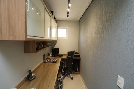 Apartamento à venda com 132m², 3 quartos e 4 vagasEscritório