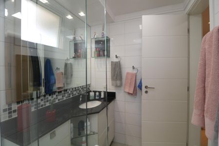 Apartamento à venda com 132m², 3 quartos e 4 vagasBanheiro da Suíte