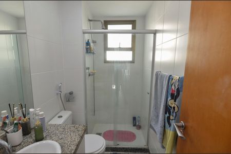 Apartamento à venda com 180m², 4 quartos e 2 vagas Apartamento à venda com 180m², 4 quartos e 2 vagasBanheiro da Suíte