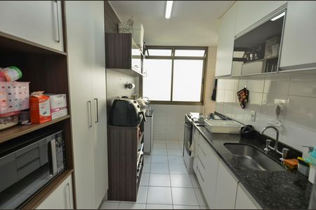 Apartamento à venda com 180m², 4 quartos e 2 vagas Apartamento à venda com 180m², 4 quartos e 2 vagasCozinha