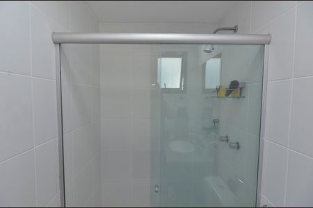 Apartamento à venda com 180m², 4 quartos e 2 vagas Apartamento à venda com 180m², 4 quartos e 2 vagasBanheiro 2