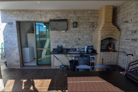 Apartamento à venda com 180m², 4 quartos e 2 vagas Apartamento à venda com 180m², 4 quartos e 2 vagasTerraço