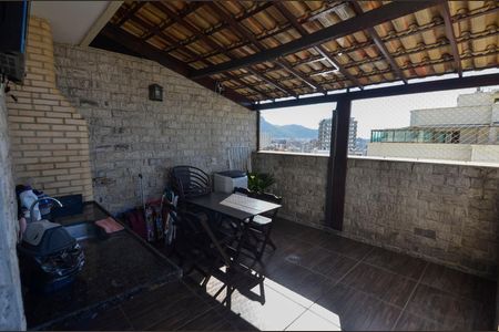 Apartamento à venda com 180m², 4 quartos e 2 vagas Apartamento à venda com 180m², 4 quartos e 2 vagasTerraço