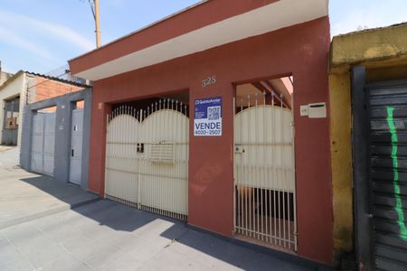 Casa à venda com 138m², 3 quartos e 1 vagaFachada