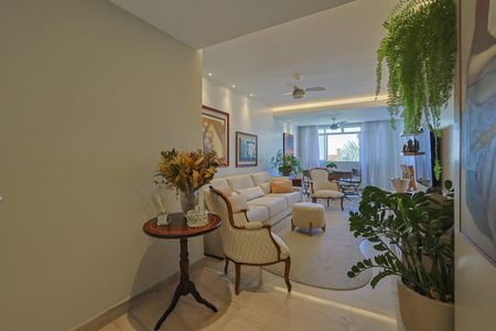 Apartamento à venda com 4 quartos, 147m² em Santo Antônio, Belo Horizonte