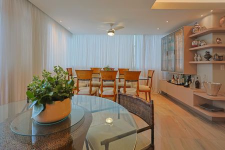 Apartamento à venda com 4 quartos, 147m² em Santo Antônio, Belo Horizonte