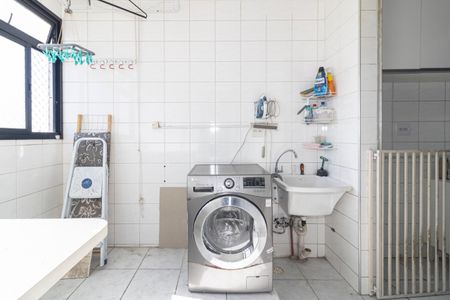 Apartamento à venda com 98m², 3 quartos e 2 vagas Apartamento à venda com 98m², 3 quartos e 2 vagasÁrea de Serviço