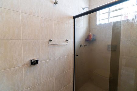 Casa à venda com 217m², 3 quartos e 3 vagasBanheiro 2