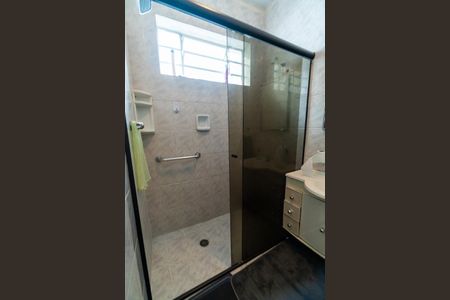 Casa à venda com 217m², 3 quartos e 3 vagasBanheiro 1