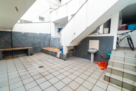 Casa à venda com 217m², 3 quartos e 3 vagasQuintal