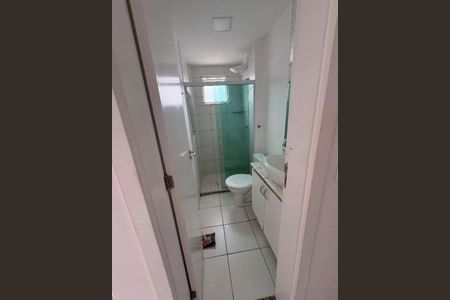 Banheiro de apartamento para alugar com 2 quartos, 54m² em Piatã, Salvador