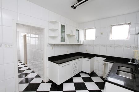 Apartamento à venda com 288m², 4 quartos e 2 vagasCozinha