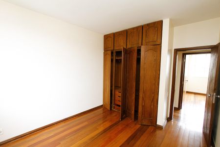 Apartamento à venda com 288m², 4 quartos e 2 vagasQuarto 2