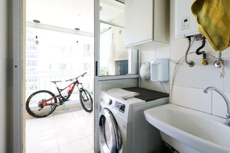 Apartamento à venda com 83m², 3 quartos e 2 vagas Apartamento à venda com 83m², 3 quartos e 2 vagasÁrea de Serviço