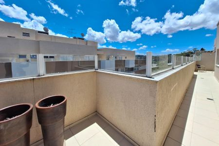 Apartamento à venda com 61m², 2 quartos e 1 vagaÁrea comum