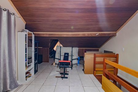 Casa de condomínio à venda com 146m², 3 quartos e 2 vagas Casa de condomínio à venda com 146m², 3 quartos e 2 vagasSótão