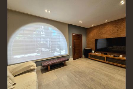 Casa à venda com 270m², 3 quartos e 2 vagas Casa à venda com 270m², 3 quartos e 2 vagasSala