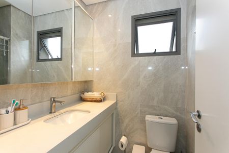 Apartamento para alugar com 150m², 3 quartos e 2 vagas Apartamento para alugar com 150m², 3 quartos e 2 vagasBanheiro da Suíte 1