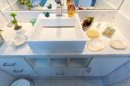 Apartamento à venda com 77m², 2 quartos e 1 vaga Apartamento à venda com 77m², 2 quartos e 1 vagaBanheiro da Suíte