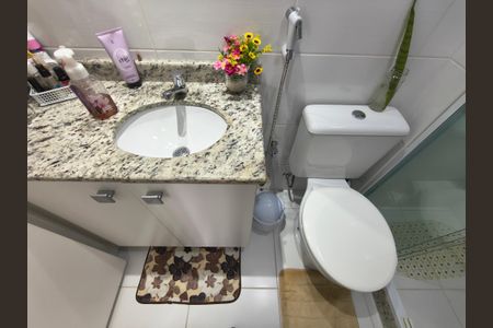 Apartamento à venda com 62m², 3 quartos e 1 vaga Apartamento à venda com 62m², 3 quartos e 1 vagaBanheiro Social