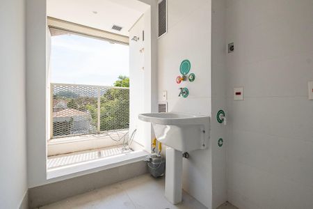 Apartamento à venda com 232m², 3 quartos e 3 vagas Apartamento à venda com 232m², 3 quartos e 3 vagasLavanderia