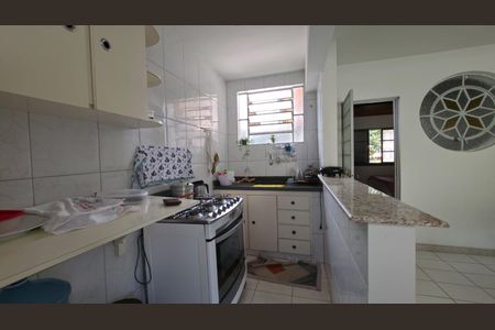 Casa à venda com 110m², 2 quartos e 12 vagas