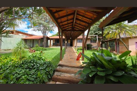 Casa à venda com 110m², 2 quartos e 12 vagas