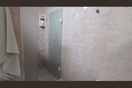 Casa à venda com 110m², 2 quartos e 12 vagas