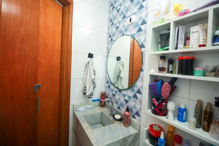Apartamento para alugar com 76m², 2 quartos e 1 vaga Apartamento para alugar com 76m², 2 quartos e 1 vagaBanheiro