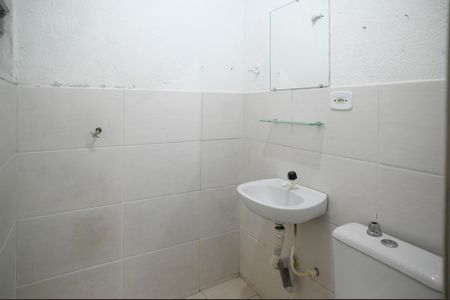 Banheiro de kitnet/studio para alugar com 1 quarto, 28m² em Ipiranga, São Paulo