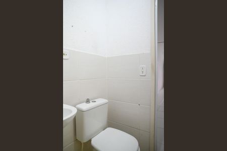 Banheiro de kitnet/studio para alugar com 1 quarto, 28m² em Ipiranga, São Paulo
