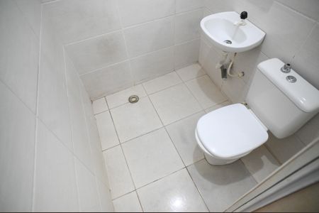 Banheiro de kitnet/studio para alugar com 1 quarto, 28m² em Ipiranga, São Paulo