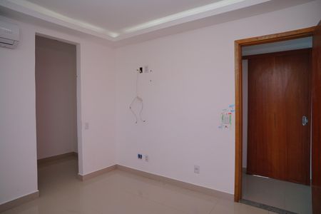 Casa de condomínio para alugar com 289m², 3 quartos e 3 vagasQuarto 2