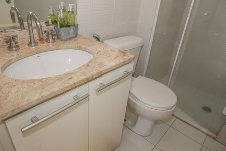 Apartamento para alugar com 75m², 2 quartos e 1 vaga Apartamento para alugar com 75m², 2 quartos e 1 vagaBanheiro Social