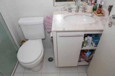 Apartamento para alugar com 75m², 2 quartos e 1 vaga Apartamento para alugar com 75m², 2 quartos e 1 vagaBanheiro da Suíte