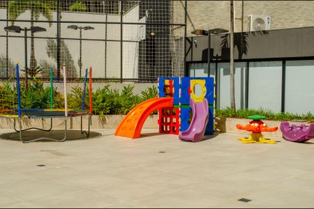 Apartamento para alugar com 150m², 3 quartos e 3 vagasÁrea comum - Playground