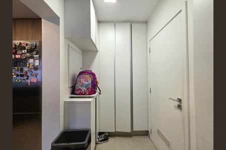 Apartamento à venda com 98m², 3 quartos e 2 vagas Apartamento à venda com 98m², 3 quartos e 2 vagasÁrea de Serviço