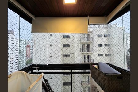 Apartamento à venda com 98m², 3 quartos e 2 vagas Apartamento à venda com 98m², 3 quartos e 2 vagasVaranda da Suíte