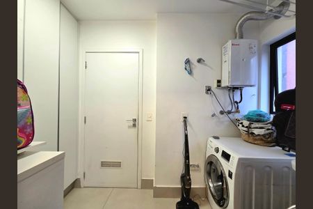 Apartamento à venda com 98m², 3 quartos e 2 vagas Apartamento à venda com 98m², 3 quartos e 2 vagasCozinha e Área de Serviço