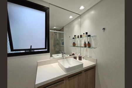 Apartamento à venda com 98m², 3 quartos e 2 vagas Apartamento à venda com 98m², 3 quartos e 2 vagasBanheiro da Suíte