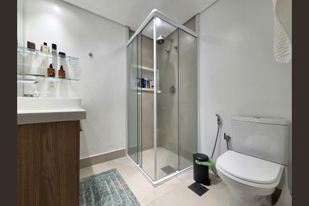 Apartamento à venda com 98m², 3 quartos e 2 vagas Apartamento à venda com 98m², 3 quartos e 2 vagasBanheiro da Suíte