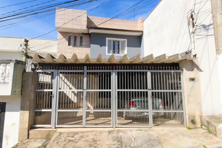 Casa à venda com 128m², 2 quartos e 2 vagasFachada