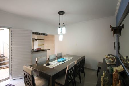 Casa à venda com 128m², 2 quartos e 2 vagasCozinha