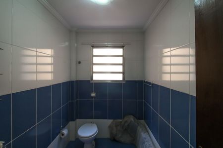 Casa à venda com 128m², 2 quartos e 2 vagasBanheiro