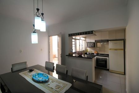 Casa à venda com 128m², 2 quartos e 2 vagasCozinha