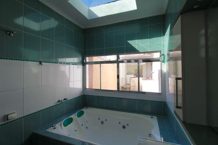 Casa à venda com 128m², 2 quartos e 2 vagasBanheiro da Suíte 2