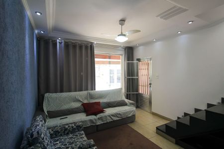 Casa à venda com 128m², 2 quartos e 2 vagasSala