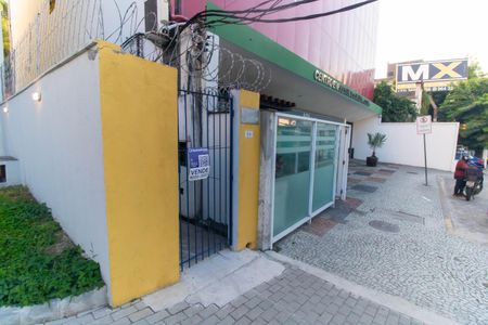 Casa à venda com 250m², 4 quartos e sem vagaPlaquinha 